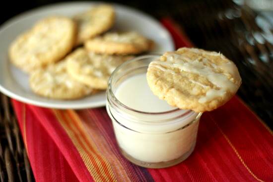 White Chocolate Drizzled Pina Colada Cookies Recipe | SnappyGourmet.com