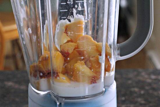 Peaches & Vanilla Cream Smoothie Recipe | SnappyGourmet.com
