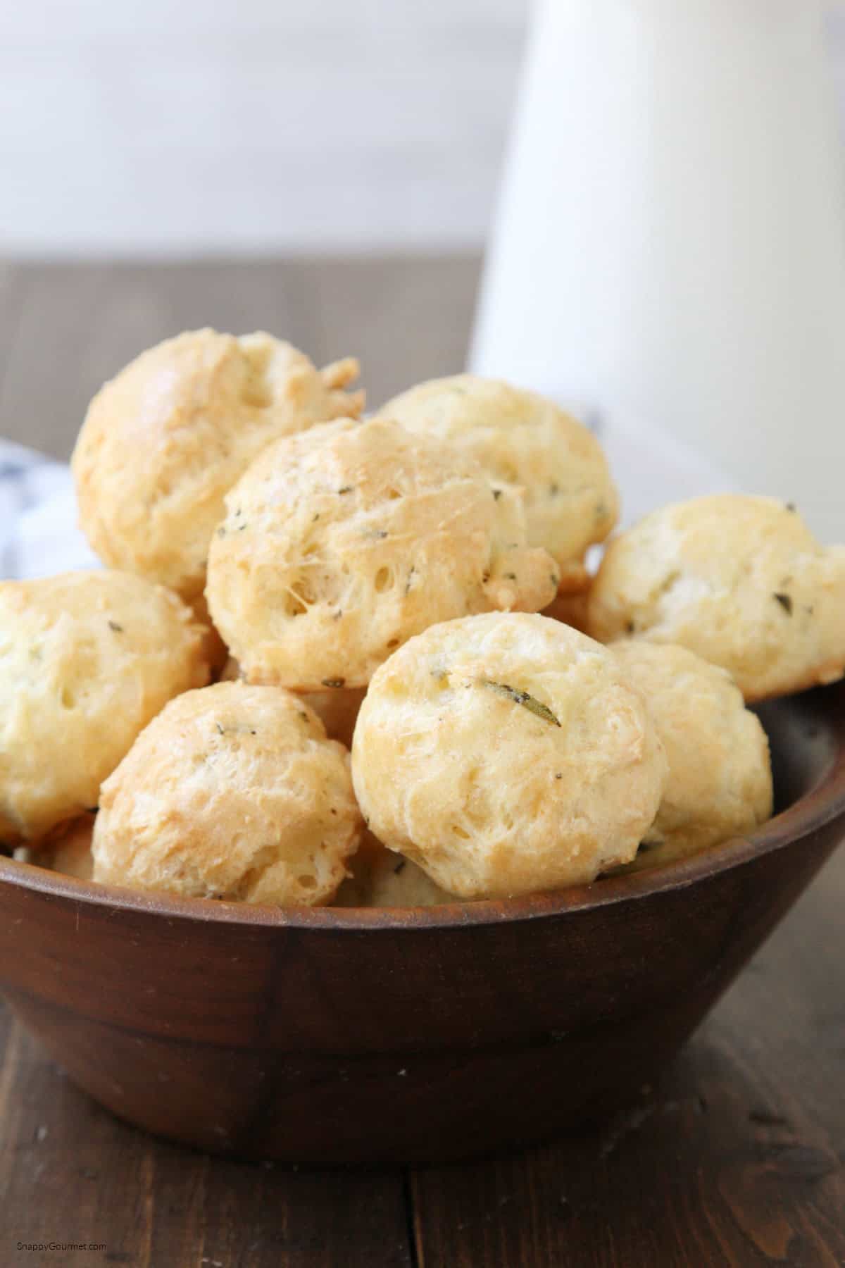 GOUG&Egrave;RES in bowl