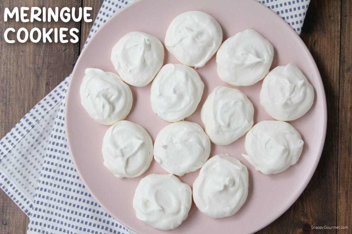 Meringue Cookies Meringue Cookies on plate