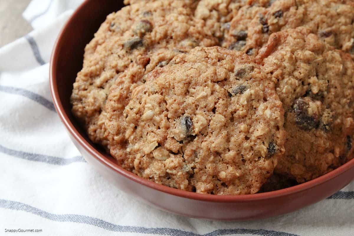 Oatmeal Raisin Cookies Oatmeal Raisin Cookies in bowl