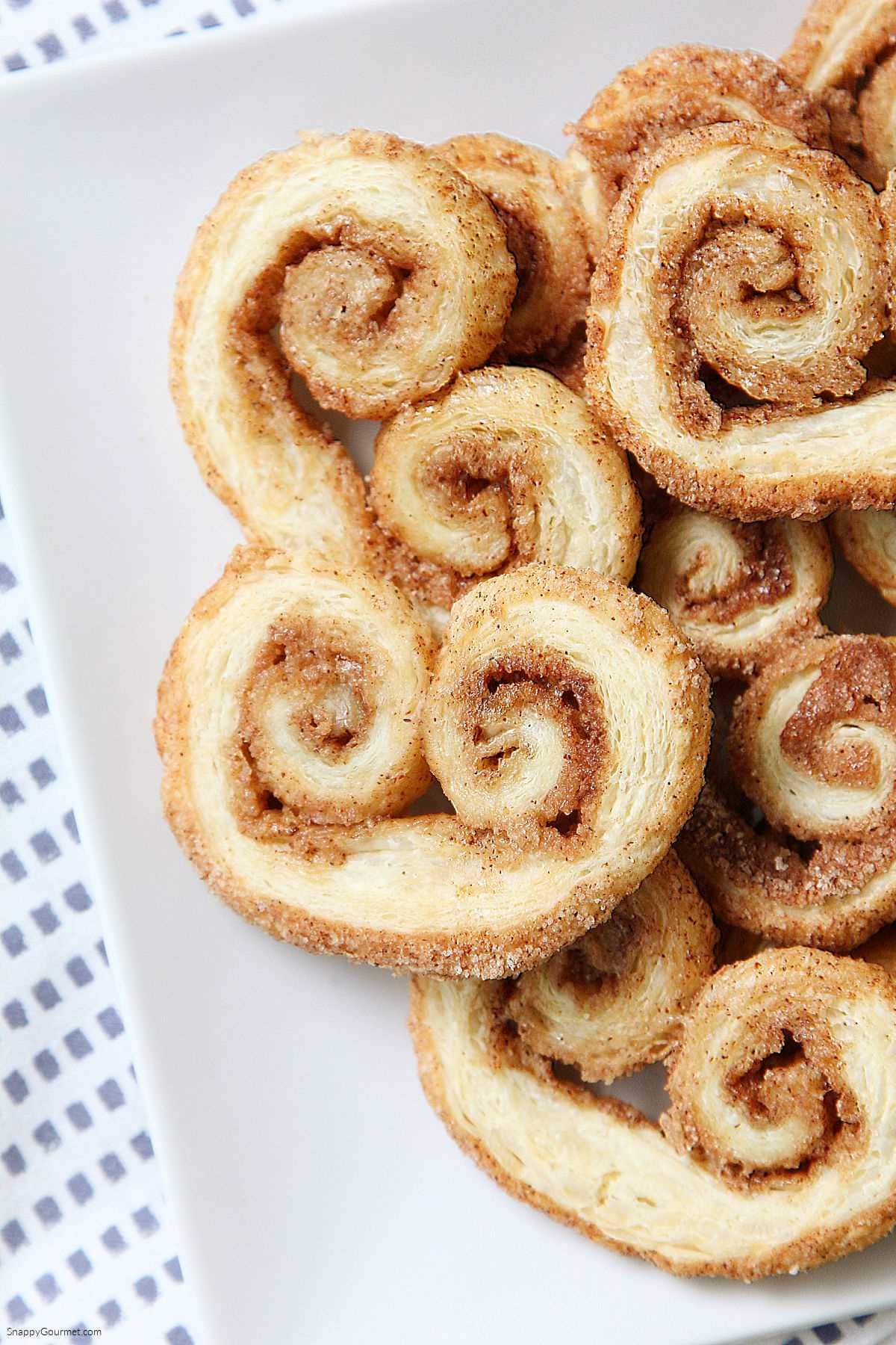 Palmiers sugar cinnamon Palmiers on plate