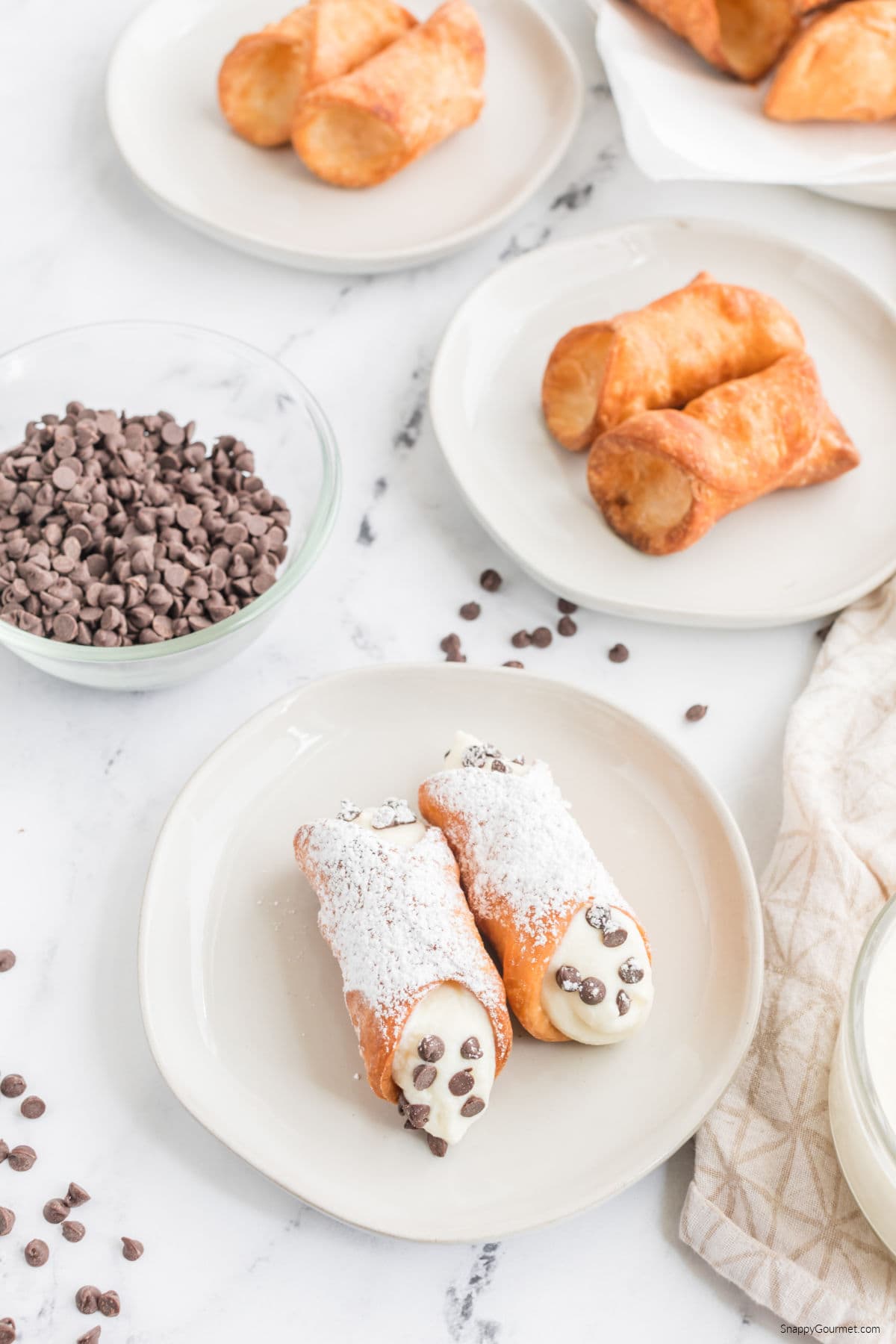 cannoli homemade cannoli on plate